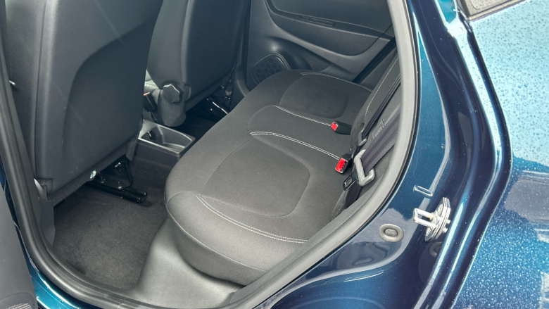 Renault Captur 0.9 TCE 90 Play 5dr Petrol Hatchback